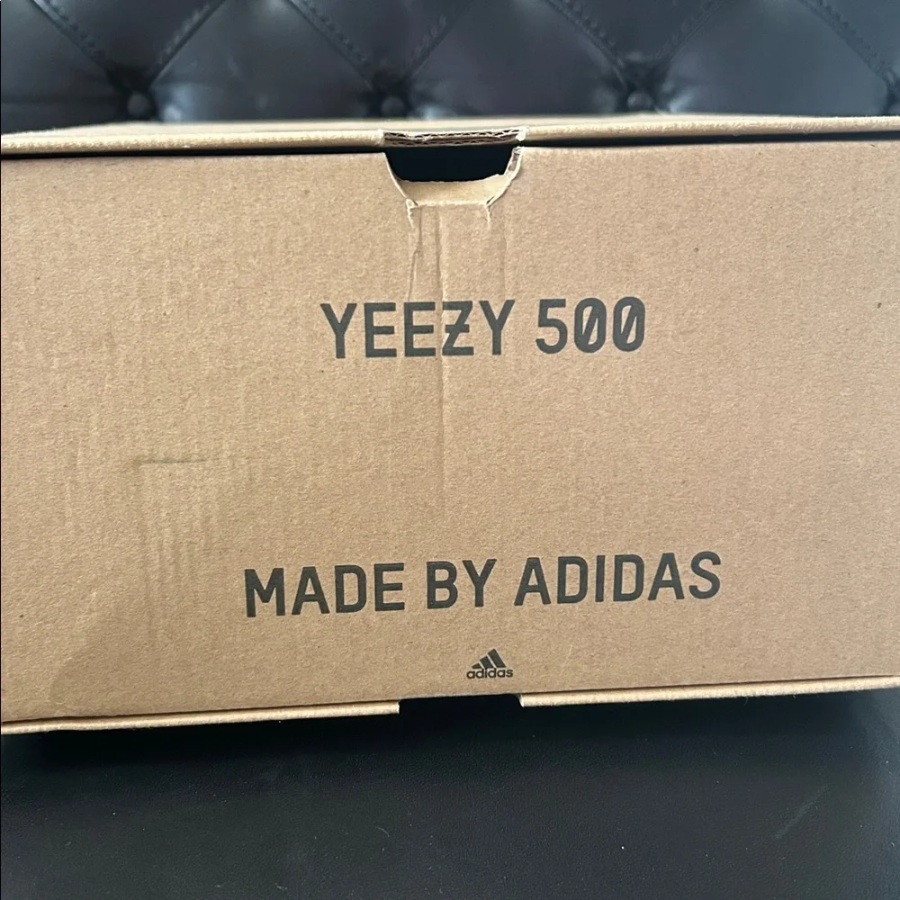 Adidas Yeezy 500 Clay Brown Authentic Sneakers Men’s size 8.5 Good Condition